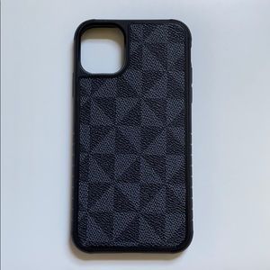 Black iPhone 11 case